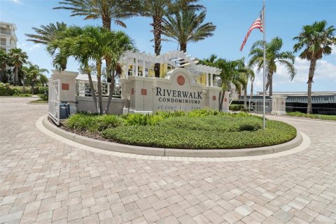 Condominio en venta en New Smyrna Beach, Florida, 2 dormitorios, 128.58 m2 № 2205677 - foto 2