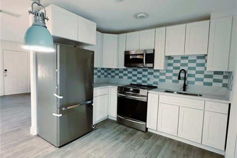 Duplex in Cocoa, Florida 3 bedrooms, 96.99 sq.m. № 1717192 - photo 3