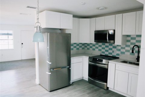 Duplex in Cocoa, Florida 3 bedrooms, 96.99 sq.m. № 1717192 - photo 4