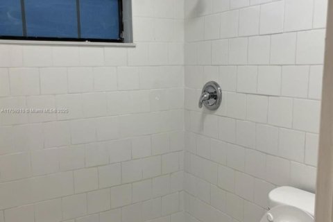 Townhouse in Pembroke Pines, Florida 2 bedrooms, 79.52 sq.m. № 1860377 - photo 11