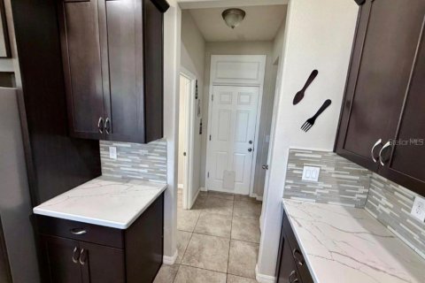 Touwnhouse à vendre à Kissimmee, Floride: 3 chambres, 157.93 m2 № 2399075 - photo 12