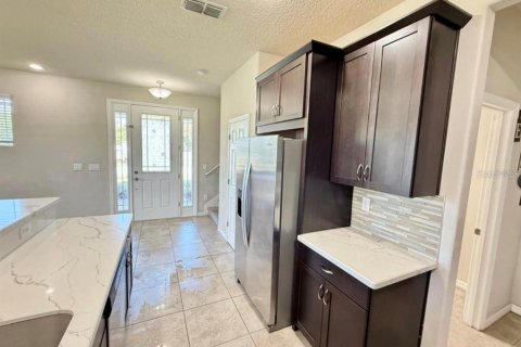 Touwnhouse à vendre à Kissimmee, Floride: 3 chambres, 157.93 m2 № 2399075 - photo 11