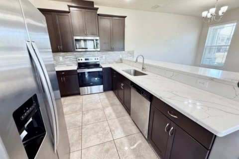 Touwnhouse à vendre à Kissimmee, Floride: 3 chambres, 157.93 m2 № 2399075 - photo 10