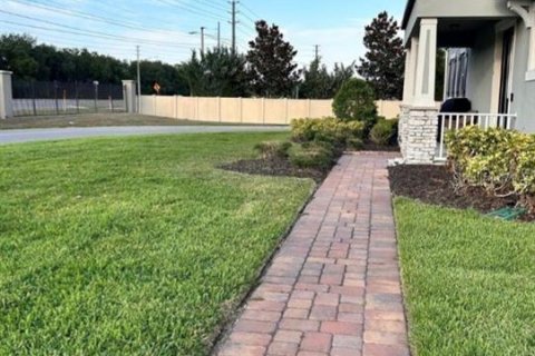 Touwnhouse à vendre à Kissimmee, Floride: 3 chambres, 157.93 m2 № 2399075 - photo 4