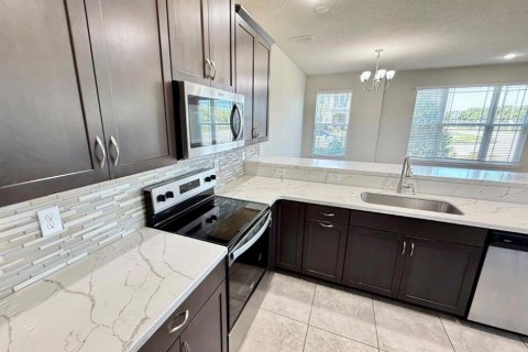 Touwnhouse à vendre à Kissimmee, Floride: 3 chambres, 157.93 m2 № 2399075 - photo 13