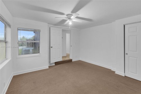 House in Fort Lauderdale, Florida 3 bedrooms, 119.01 sq.m. № 1762723 - photo 24