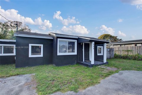 House in Fort Lauderdale, Florida 3 bedrooms, 119.01 sq.m. № 1762723 - photo 11