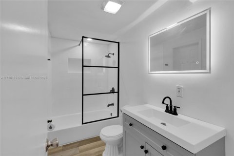 House in Fort Lauderdale, Florida 3 bedrooms, 119.01 sq.m. № 1762723 - photo 26