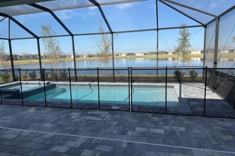 House in Port Charlotte, Florida 3 bedrooms, 204.48 sq.m. № 2370911