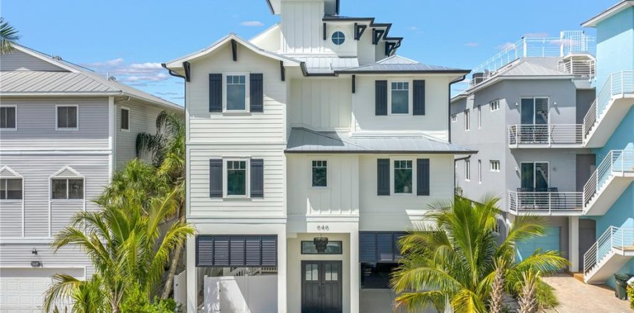 Casa en Sarasota, Florida 8 dormitorios, 406.91 m2 № 1815784