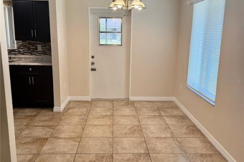 Appartement à louer à Deltona, Floride: 2 chambres, 169.45 m2 № 1852536 - photo 3
