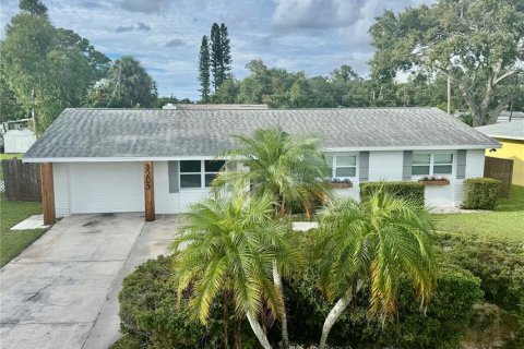 House in Bradenton, Florida 5 bedrooms, 230.58 sq.m. № 1914828 - photo 2