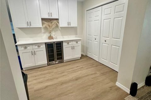 House in Bradenton, Florida 5 bedrooms, 230.58 sq.m. № 1914828 - photo 12