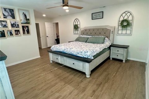House in Bradenton, Florida 5 bedrooms, 230.58 sq.m. № 1914828 - photo 19