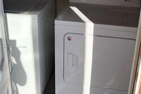 Villa ou maison à louer à Hollywood, Floride: 3 chambres, 141.58 m2 № 2002173 - photo 7