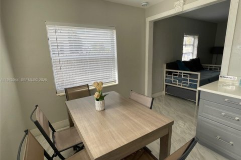 Villa ou maison à louer à Hollywood, Floride: 3 chambres, 141.58 m2 № 2002173 - photo 3