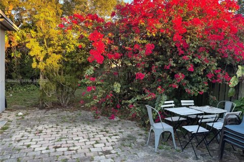 Villa ou maison à louer à Hollywood, Floride: 3 chambres, 141.58 m2 № 2002173 - photo 10