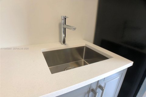 Villa ou maison à louer à Hollywood, Floride: 3 chambres, 141.58 m2 № 2002173 - photo 4