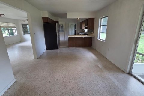 Casa en venta en Bronson, Florida, 3 dormitorios, 141.03 m2 № 2383735 - foto 12