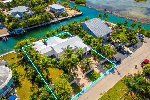 Casa en venta en Sugarloaf Key, Florida, 4 dormitorios, 225.01 m2 № 1847725 - foto 15