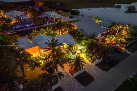 Casa en venta en Sugarloaf Key, Florida, 4 dormitorios, 225.01 m2 № 1847725 - foto 8