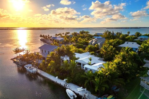 Casa en venta en Sugarloaf Key, Florida, 4 dormitorios, 225.01 m2 № 1847725 - foto 23