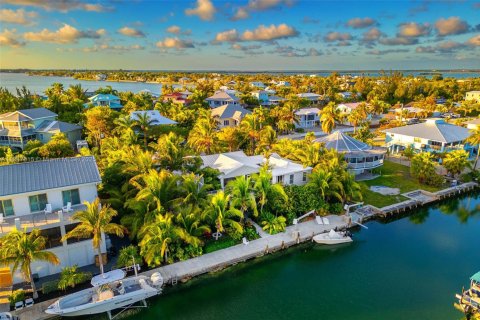 Casa en venta en Sugarloaf Key, Florida, 4 dormitorios, 225.01 m2 № 1847725 - foto 24