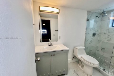 House in Miami, Florida 3 bedrooms, 126.16 sq.m. № 1995968 - photo 21