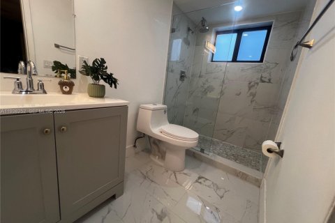 House in Miami, Florida 3 bedrooms, 126.16 sq.m. № 1995968 - photo 17