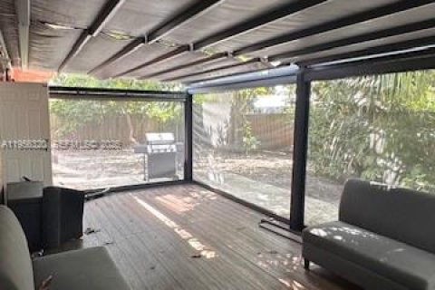 Casa en alquiler en Miami Gardens, Florida, 3 dormitorios, 141.03 m2 № 2011773 - foto 12