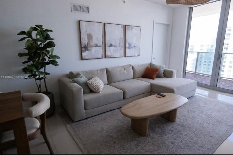 Condo in Miami, Florida, 2 bedrooms  № 1948391 - photo 7