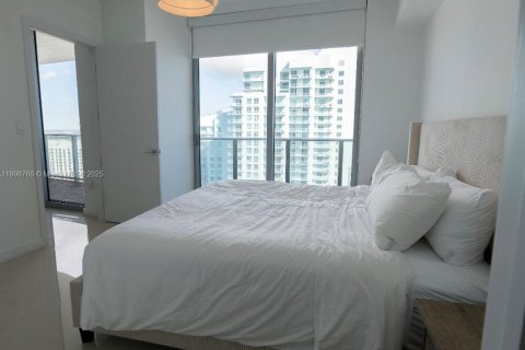 Condo in Miami, Florida, 2 bedrooms  № 1948391 - photo 17