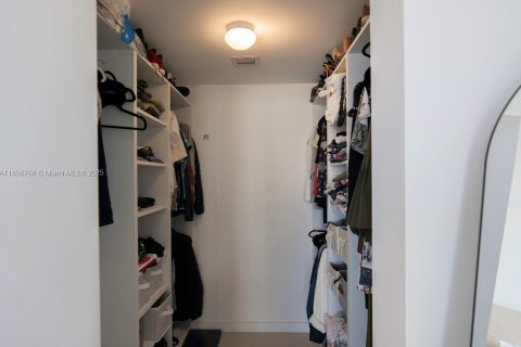 Condo in Miami, Florida, 2 bedrooms  № 1948391 - photo 20