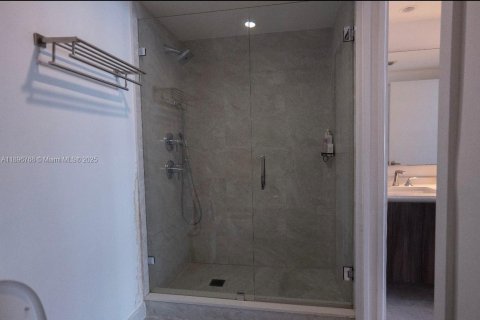 Condo in Miami, Florida, 2 bedrooms  № 1948391 - photo 23