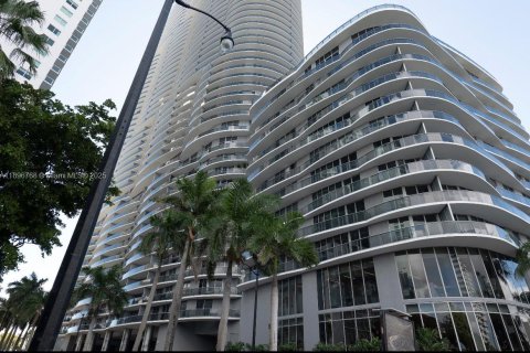 Condo in Miami, Florida, 2 bedrooms № 1948391