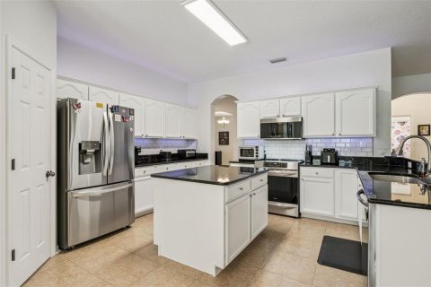 House in Orlando, Florida 4 bedrooms, 248.7 sq.m. № 2151546 - photo 14