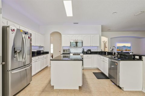House in Orlando, Florida 4 bedrooms, 248.7 sq.m. № 2151546 - photo 4