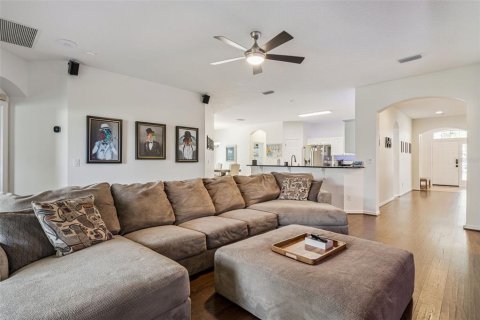 House in Orlando, Florida 4 bedrooms, 248.7 sq.m. № 2151546 - photo 17