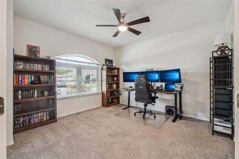 House in Orlando, Florida 4 bedrooms, 248.7 sq.m. № 2151546 - photo 12