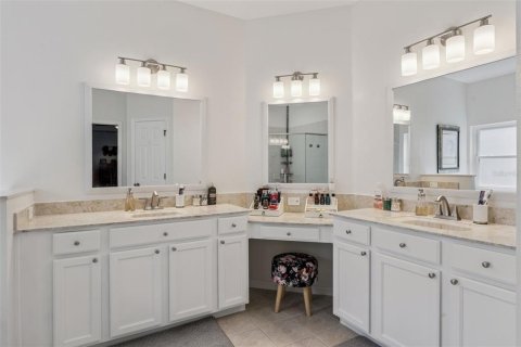 House in Orlando, Florida 4 bedrooms, 248.7 sq.m. № 2151546 - photo 5