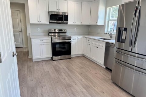 Casa en venta en Zephyrhills, Florida, 3 dormitorios, 138.42 m2 № 2218819 - foto 24