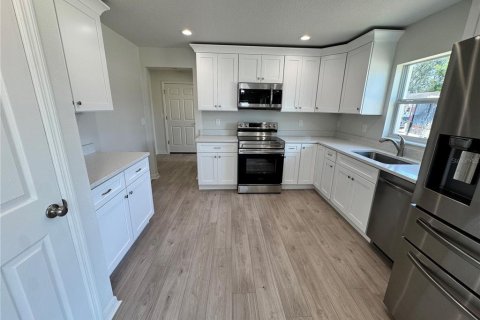 Casa en venta en Zephyrhills, Florida, 3 dormitorios, 138.42 m2 № 2218819 - foto 23