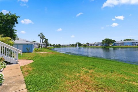 Propiedad comercial en venta en Saint Petersburg, Florida, 6 dormitorios, 94.57 m2 № 2149191 - foto 23