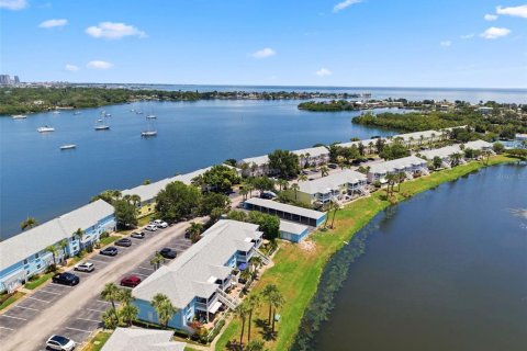 Propiedad comercial en venta en Saint Petersburg, Florida, 6 dormitorios, 94.57 m2 № 2149191 - foto 9