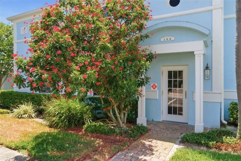 Propiedad comercial en Saint Petersburg, Florida 6 dormitorios, 94.57 m2 № 2149191