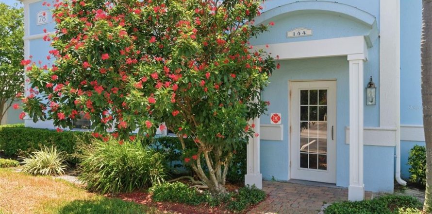 Propiedad comercial en Saint Petersburg, Florida 6 dormitorios, 94.57 m2 № 2149191