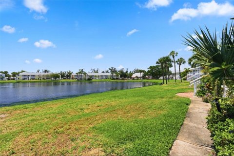 Propiedad comercial en venta en Saint Petersburg, Florida, 6 dormitorios, 94.57 m2 № 2149191 - foto 22