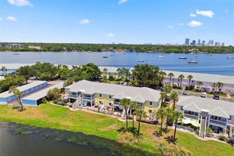 Propiedad comercial en venta en Saint Petersburg, Florida, 6 dormitorios, 94.57 m2 № 2149191 - foto 4