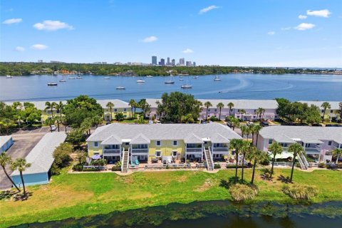 Propiedad comercial en venta en Saint Petersburg, Florida, 6 dormitorios, 94.57 m2 № 2149191 - foto 12