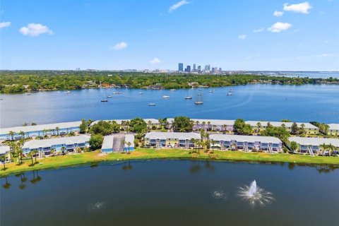 Propiedad comercial en venta en Saint Petersburg, Florida, 6 dormitorios, 94.57 m2 № 2149191 - foto 14